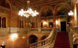 Opera House Tour: 20% discount with Budapest Card